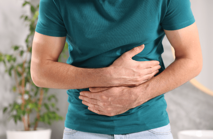Prevenzione maschile del pavimento pelvico guidata da professionista del movimento